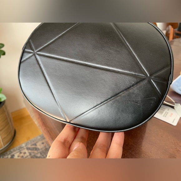 PRADA LOGO PLAQUE BUCKET BAG IN BLACK 1BE048 - Picture 10 of 16